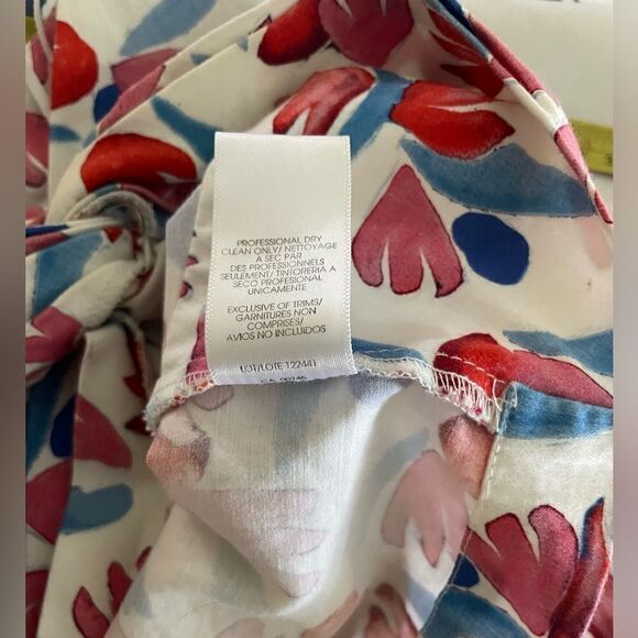 AMUR Cropped Top Front Twist Blouse Size Small - Picture 9 of 9